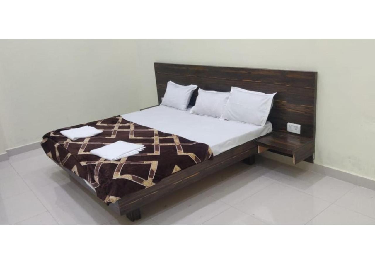 Hotel Parag Palace Jabalpur Eksteriør billede