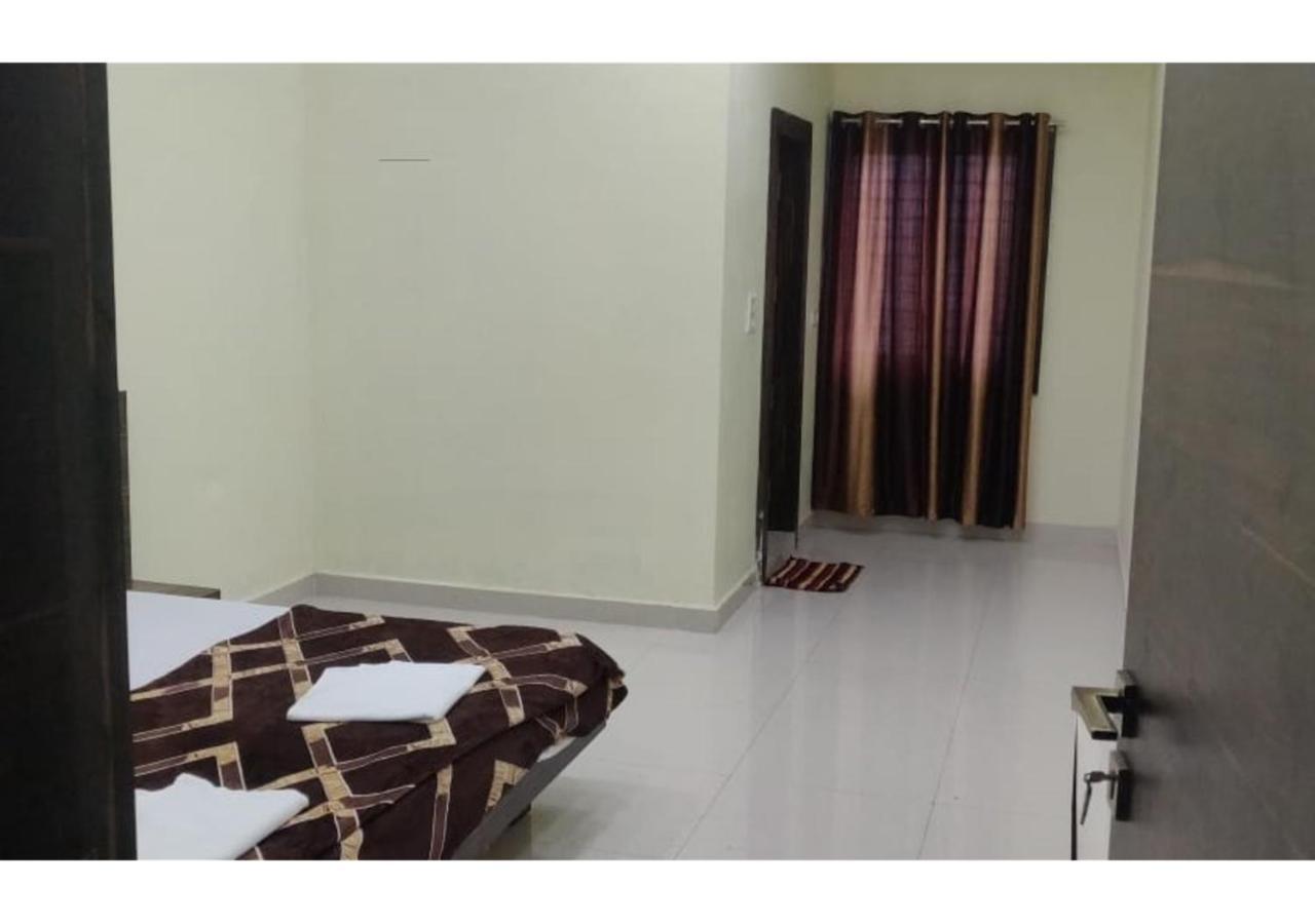 Hotel Parag Palace Jabalpur Eksteriør billede
