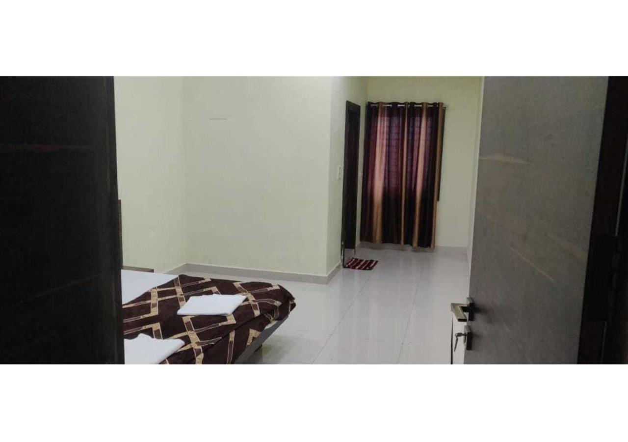 Hotel Parag Palace Jabalpur Eksteriør billede