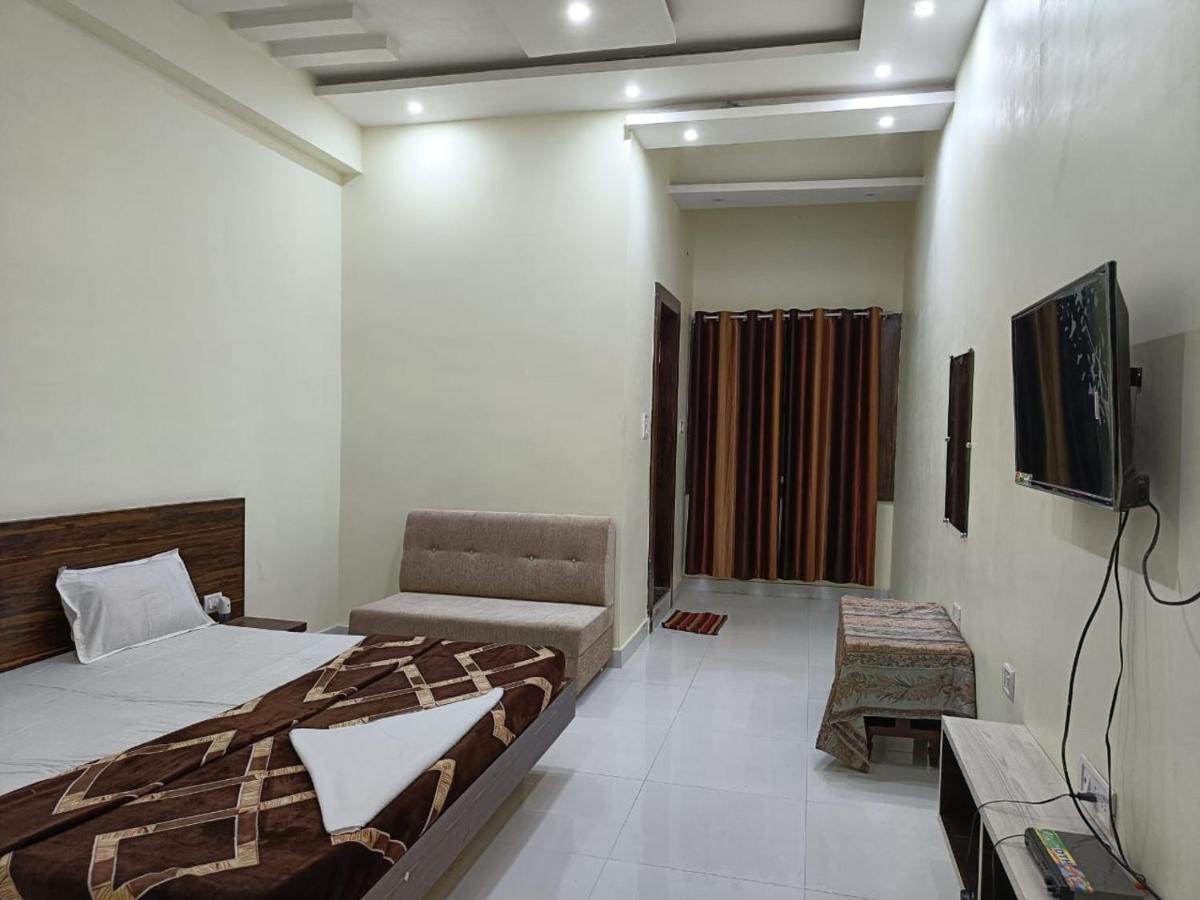 Hotel Parag Palace Jabalpur Eksteriør billede
