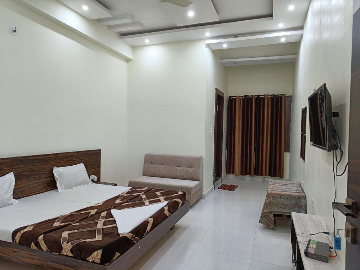 Hotel Parag Palace Jabalpur Eksteriør billede