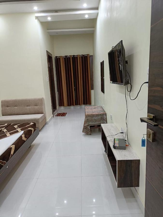 Hotel Parag Palace Jabalpur Eksteriør billede
